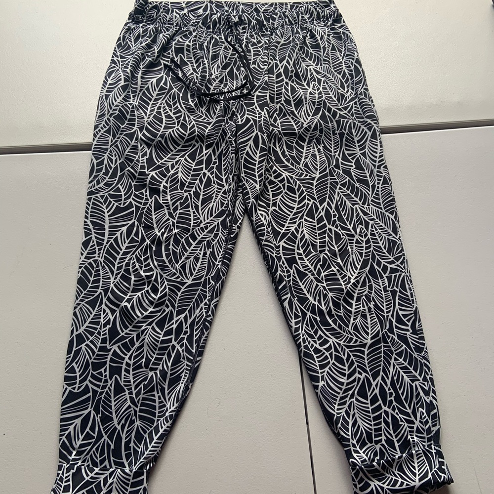 LULULEMON WOMENS Jogger Floral Pants 8